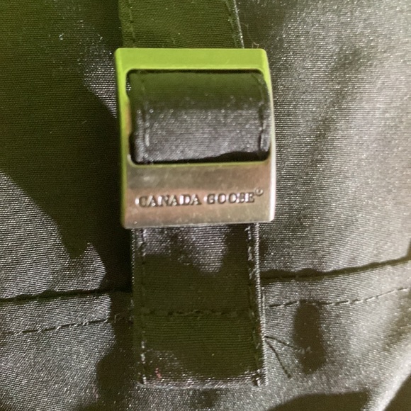 Canada Goose Wyndham Parka with Hood Trim - Picture 17 of 17